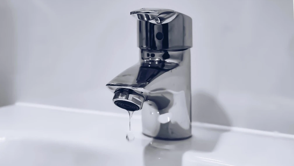tap dripping